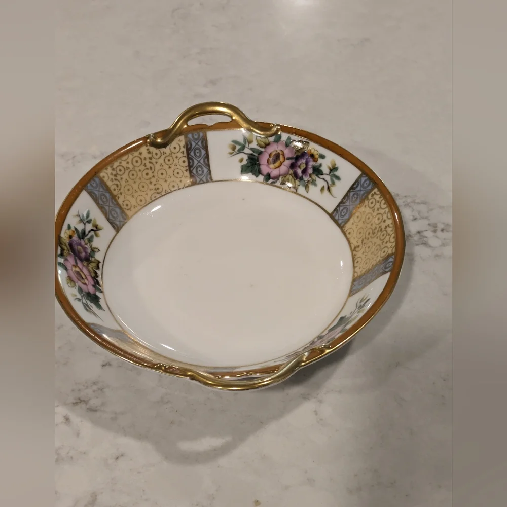Set of 3 Serving Bowl ana Trinket Dishes